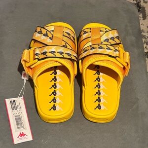 NWT - Kappa 222 Banda Mitel 6 Slides 'Yellow/Violet/White' - Size 5 Men's